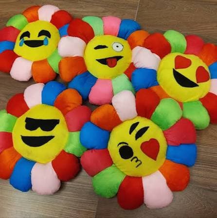 SMILEY CUSHION